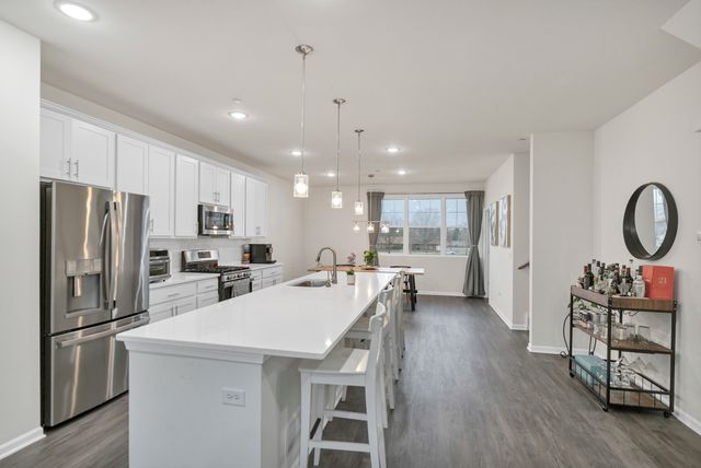 2720 Lily Lane, Rolling Meadows, IL 60008