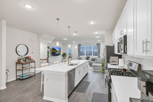 2720 Lily Lane, Rolling Meadows, IL 60008