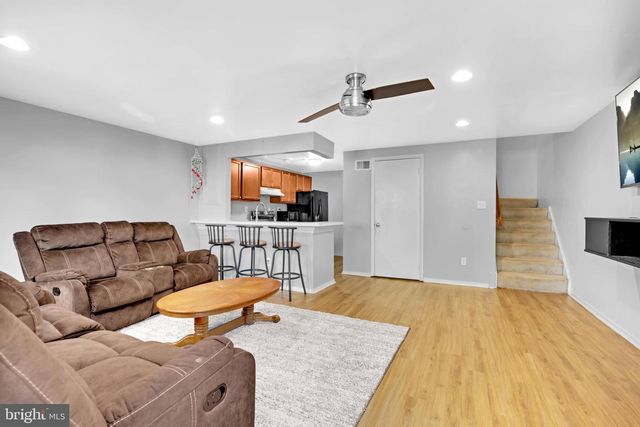 9423 CHADBURN PL, Montgomery Village, MD 20886
