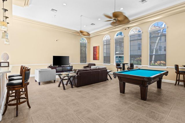1977 BRANDYWINE Road 305, West Palm Beach, FL 33409