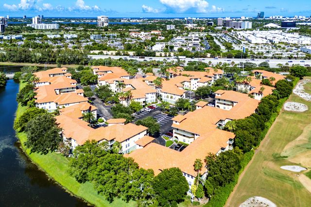 1977 BRANDYWINE Road 305, West Palm Beach, FL 33409