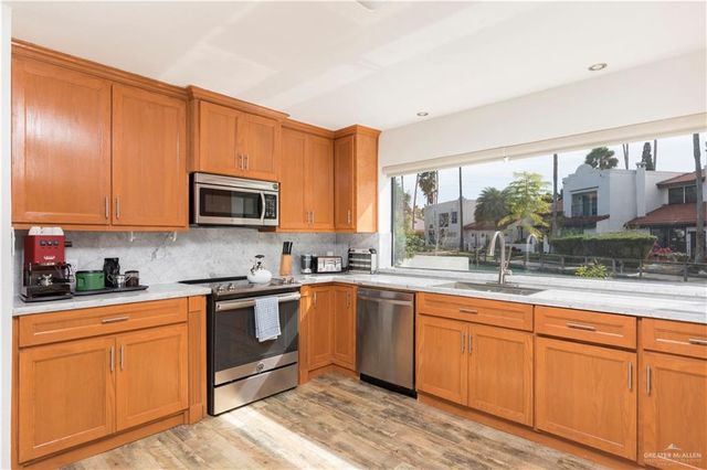 129 W Sunflower Avenue, Mcallen, TX 78504