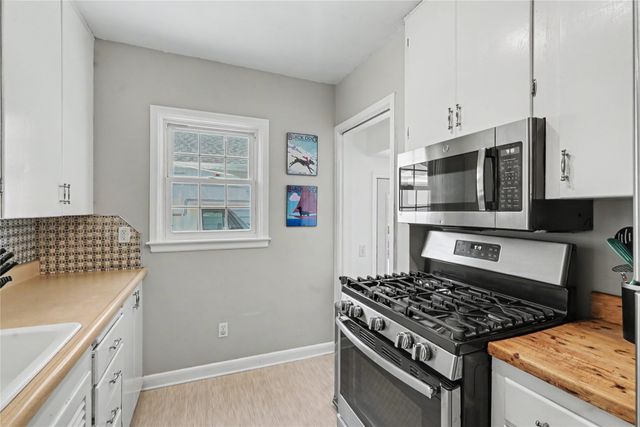 3011 48th Street, Des Moines, IA 50310