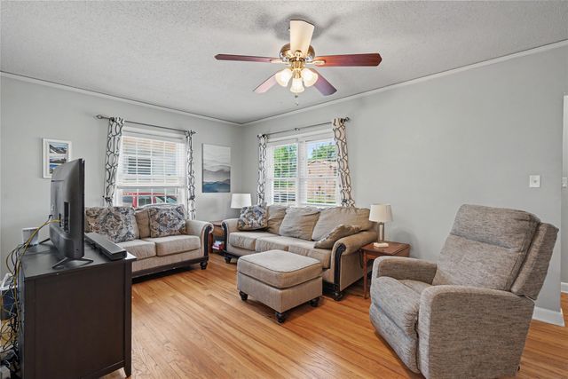 3011 48th Street, Des Moines, IA 50310