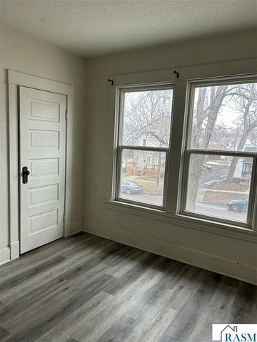 317 E Spring Street, Mankato, MN 56001