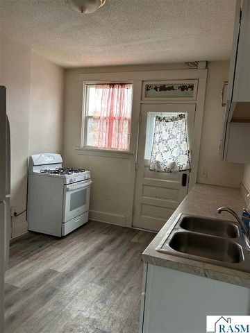 317 E Spring Street, Mankato, MN 56001