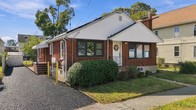 40 Dix Street, Waltham, MA 02453