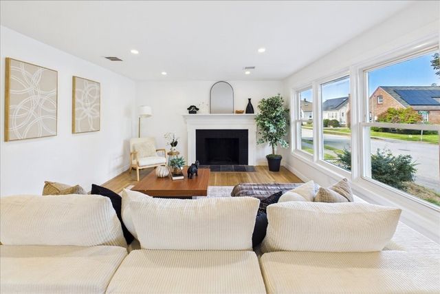 40 Dix Street, Waltham, MA 02453