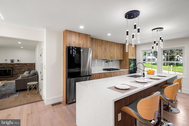 1242 CLEARFIELD CIR, Lutherville Timonium, MD 21093