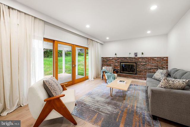 1242 CLEARFIELD CIR, Lutherville Timonium, MD 21093