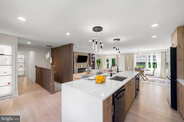 1242 CLEARFIELD CIR, Lutherville Timonium, MD 21093