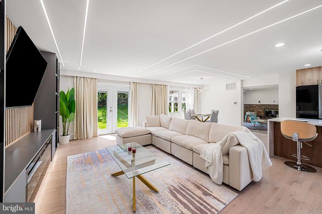 1242 CLEARFIELD CIR, Lutherville Timonium, MD 21093