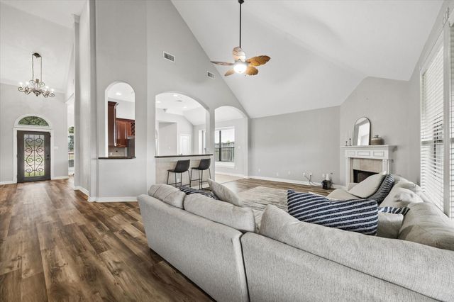 16542 Crossfield Drive, Houston, TX 77095