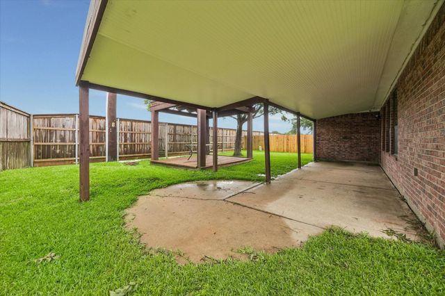 16542 Crossfield Drive, Houston, TX 77095
