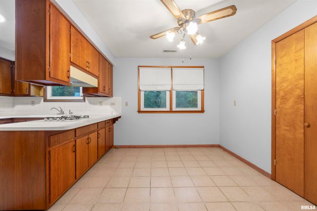 304 BROOKVIEW Road, East Peoria, IL 61611