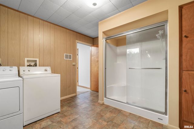 304 BROOKVIEW Road, East Peoria, IL 61611