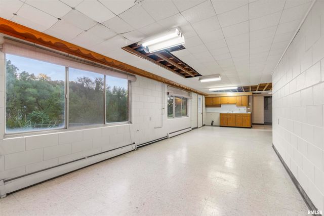 304 BROOKVIEW Road, East Peoria, IL 61611