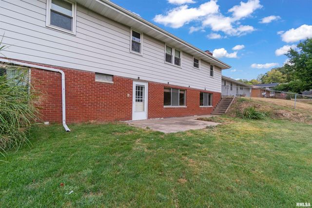 304 BROOKVIEW Road, East Peoria, IL 61611