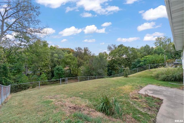 304 BROOKVIEW Road, East Peoria, IL 61611