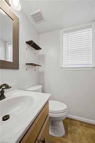 2 Compton CT, Hampton, VA 23666