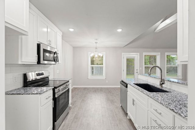 101 Zachary Drive, Grove, OK 74344