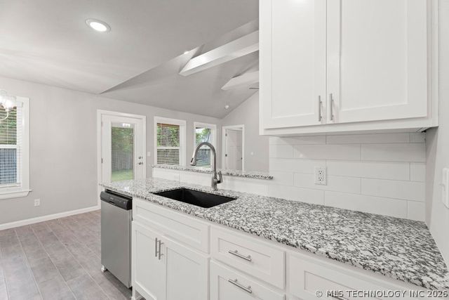 101 Zachary Drive, Grove, OK 74344