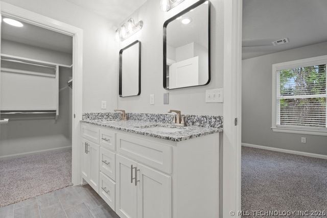 101 Zachary Drive, Grove, OK 74344