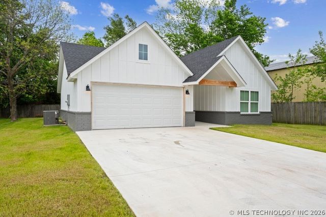 101 Zachary Drive, Grove, OK 74344