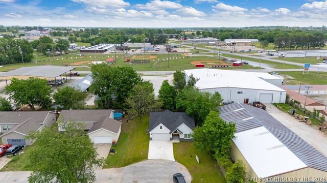 101 Zachary Drive, Grove, OK 74344