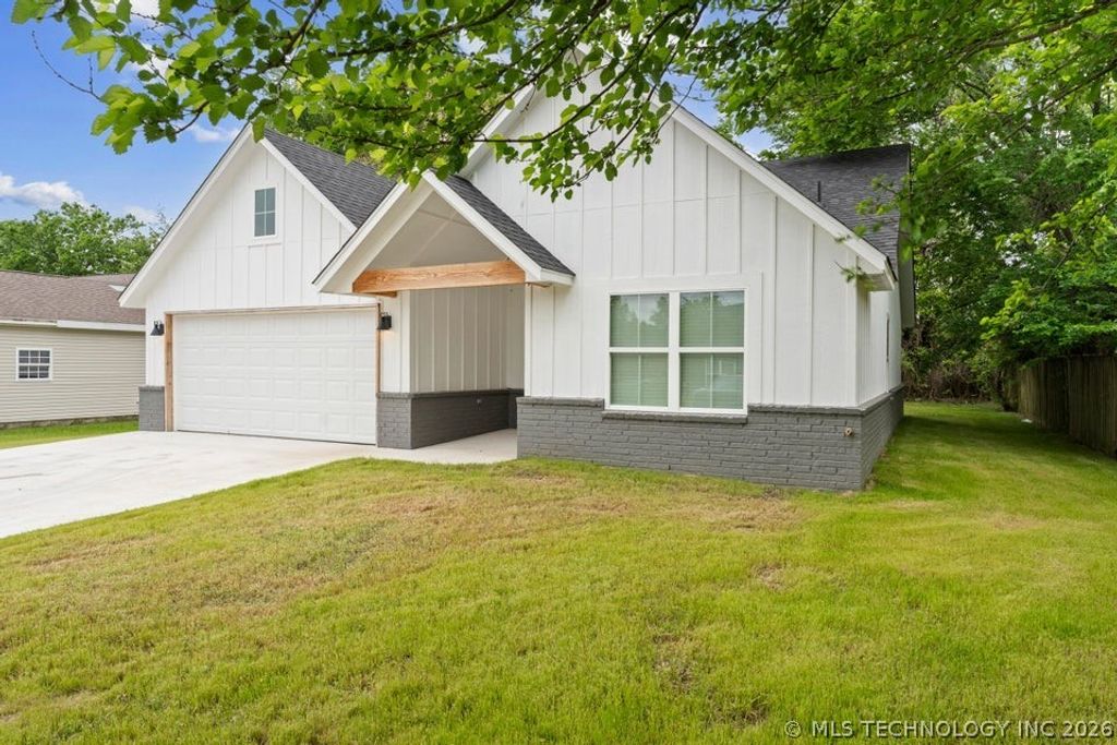 101 Zachary Drive, Grove, OK 74344