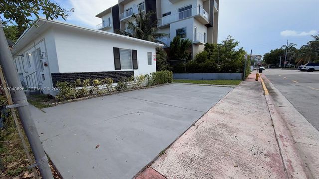 808 84th St 812, Miami Beach, FL 33141