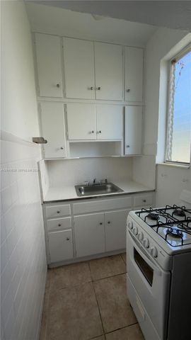 808 84th St 812, Miami Beach, FL 33141