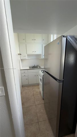 808 84th St 812, Miami Beach, FL 33141