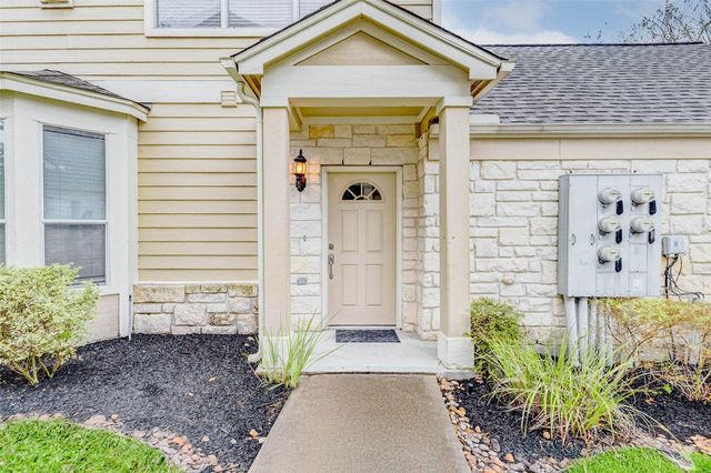 13600 Breton Ridge Street 6A, Houston, TX 77070