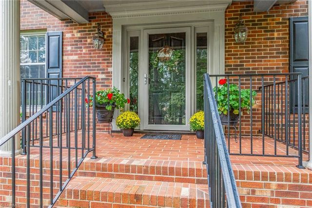 7020 Stancliff Court, Clemmons, NC 27012