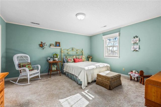 7020 Stancliff Court, Clemmons, NC 27012