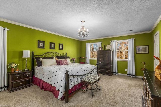 7020 Stancliff Court, Clemmons, NC 27012