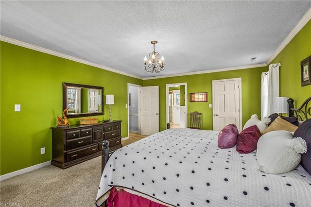 7020 Stancliff Court, Clemmons, NC 27012