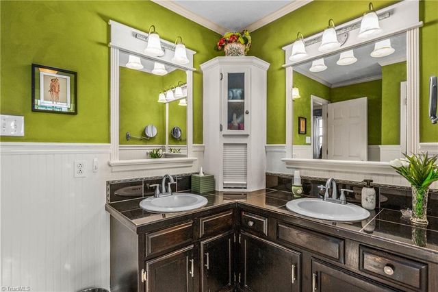 7020 Stancliff Court, Clemmons, NC 27012