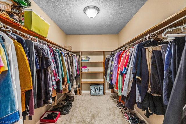 7020 Stancliff Court, Clemmons, NC 27012