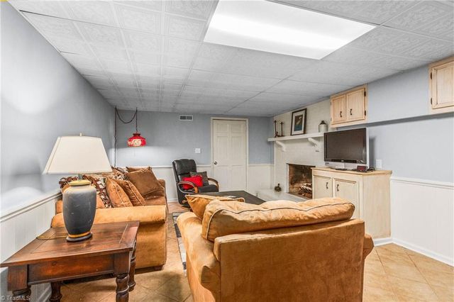 7020 Stancliff Court, Clemmons, NC 27012