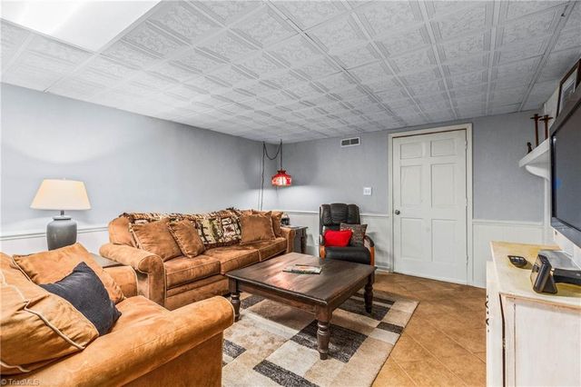 7020 Stancliff Court, Clemmons, NC 27012