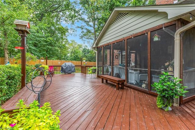 7020 Stancliff Court, Clemmons, NC 27012