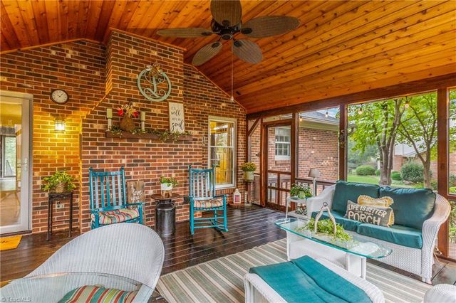 7020 Stancliff Court, Clemmons, NC 27012