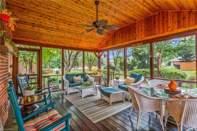 7020 Stancliff Court, Clemmons, NC 27012