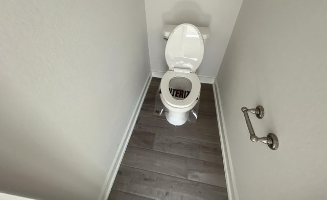 221 Green Knoll LN, Georgetown, TX 78628