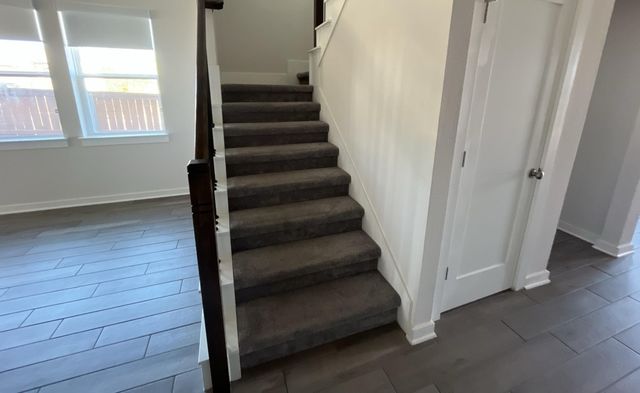 221 Green Knoll LN, Georgetown, TX 78628