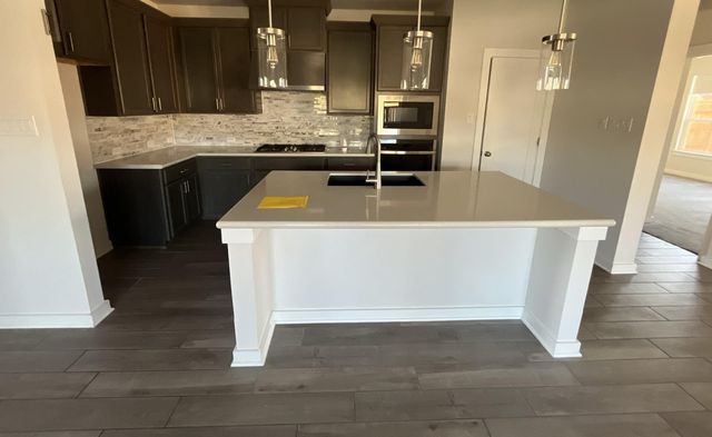 221 Green Knoll LN, Georgetown, TX 78628