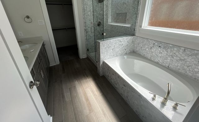 221 Green Knoll LN, Georgetown, TX 78628