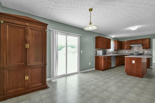 653 Kingshurst Drive, Blacklick, OH 43004